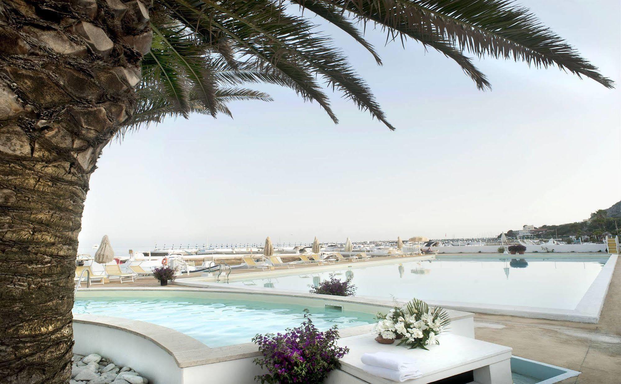 Hotel Circeo Park 4*